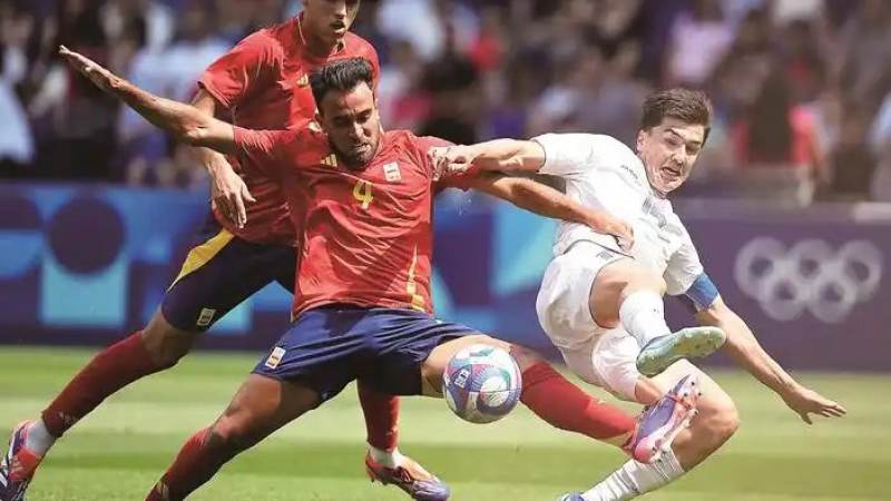bsports必一运动(中国区)官方网站 中场组织核心的作用
